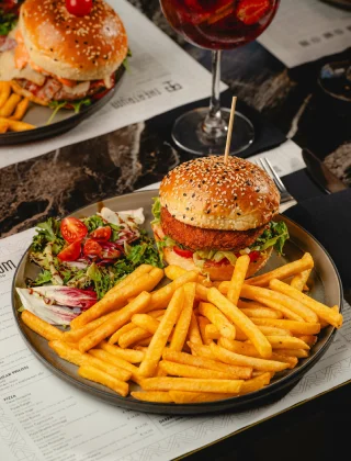 Crispy chicken burger Theatrum Menu