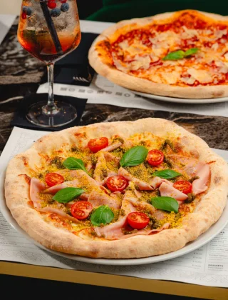 Group Friendly Dining Split - Burgers, Pizza and breakfast