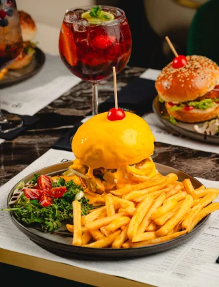Premium Cheeseburger Menu Theatrum