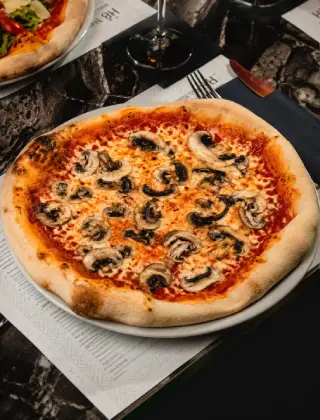 Pizza Funghi